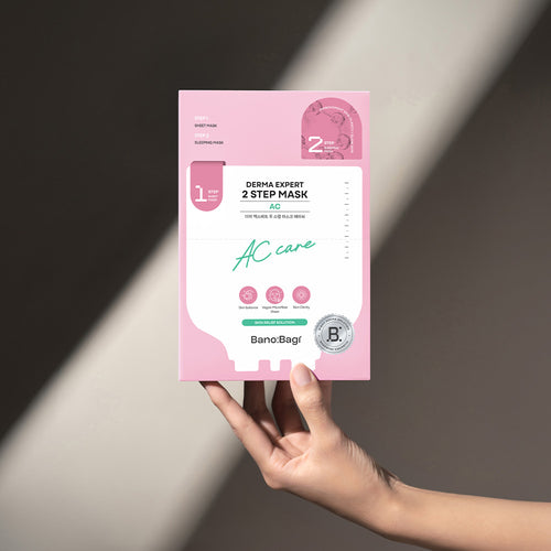 Hand holding Bano Bagi Derma Expert 2 Step Mask AC